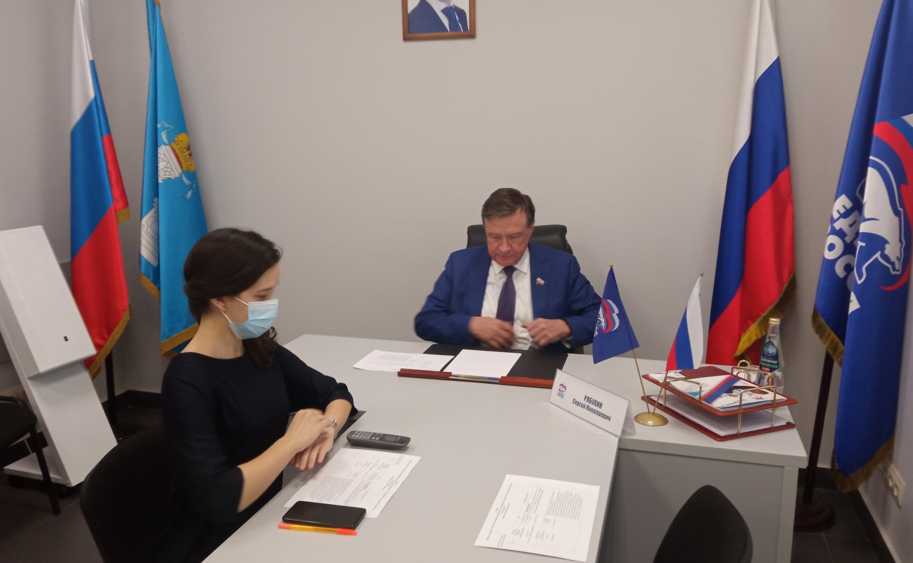 Сергей Рябухин провел дистанционный прием граждан