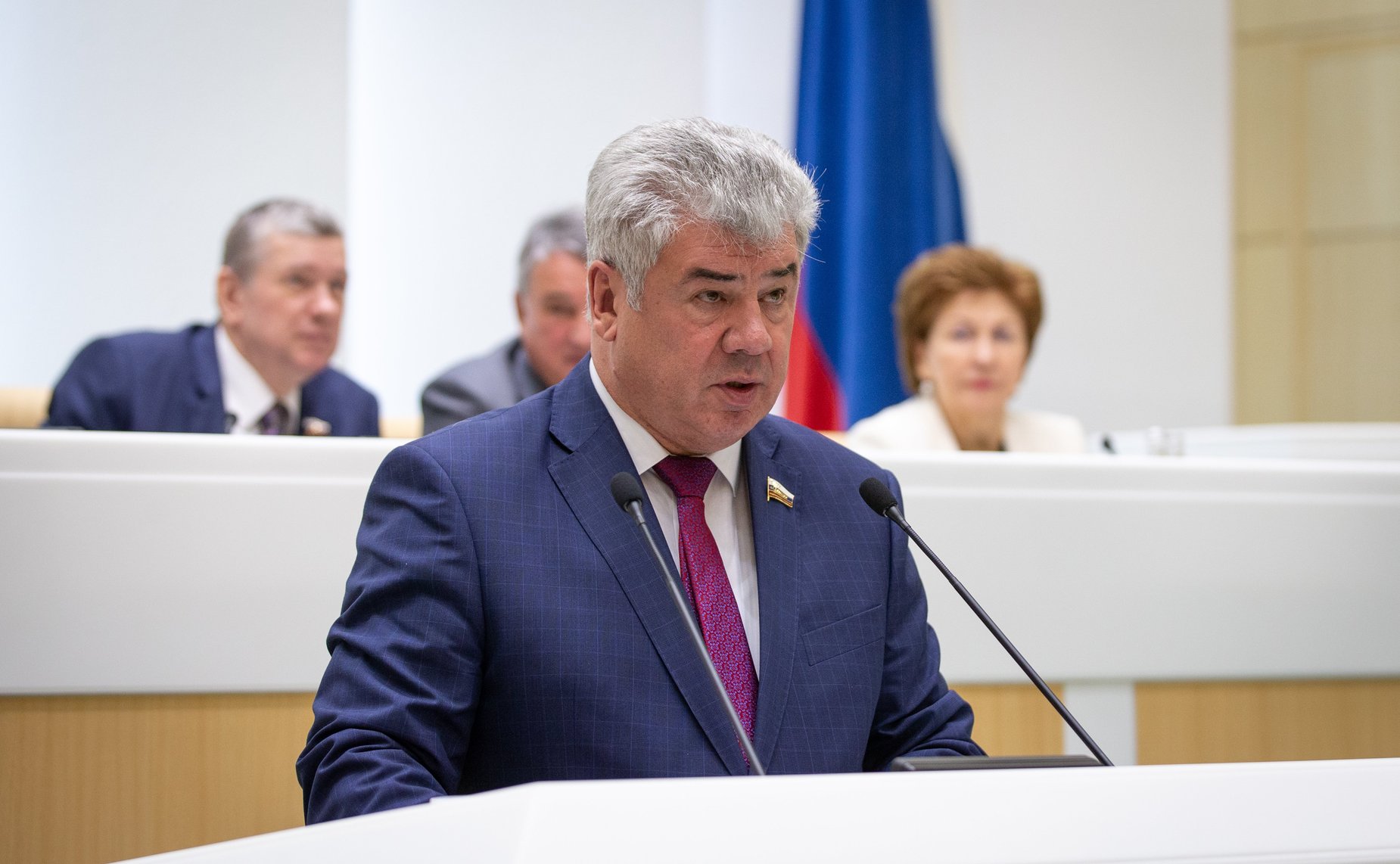 Виктор Бондарев