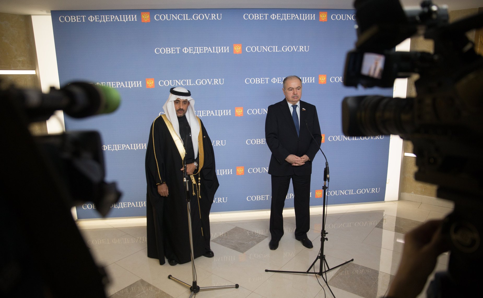 И. Умаханов и заместитель Председателя Консультативного совета Королевства Саудовская Аравия Яхъя Абдулла Ас-Самаан