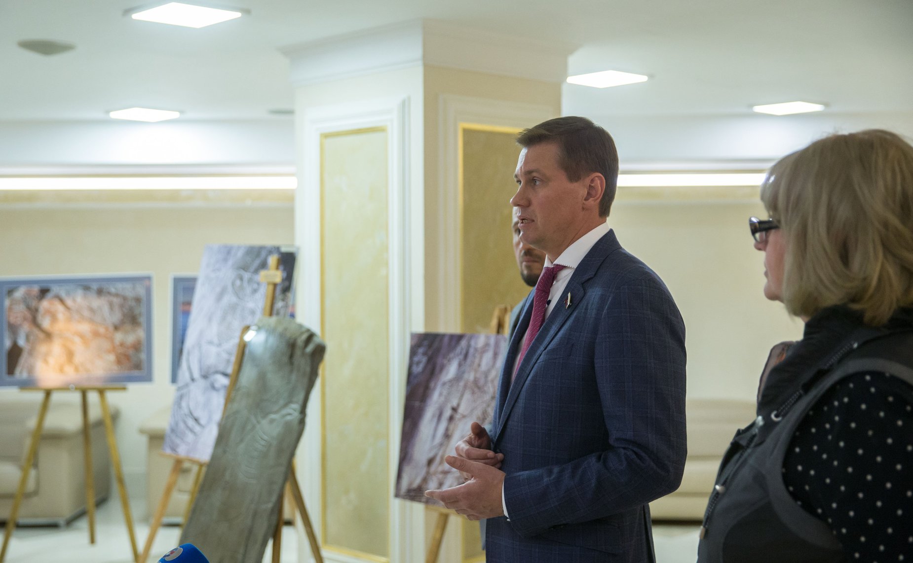 Выставка «Сквозь века и пространства: наскальное искусство России» в Совете Федерации