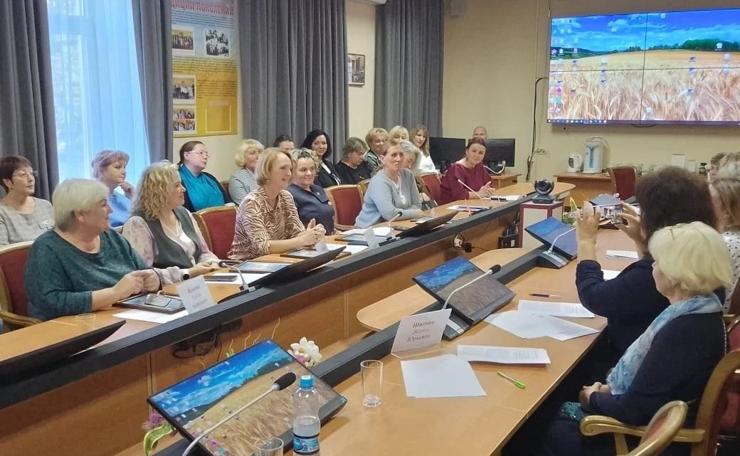 Елена Писарева провела Форум сельских женщин. Мероприятие состоялось на площадке министерства сельского хозяйства Новгородской области