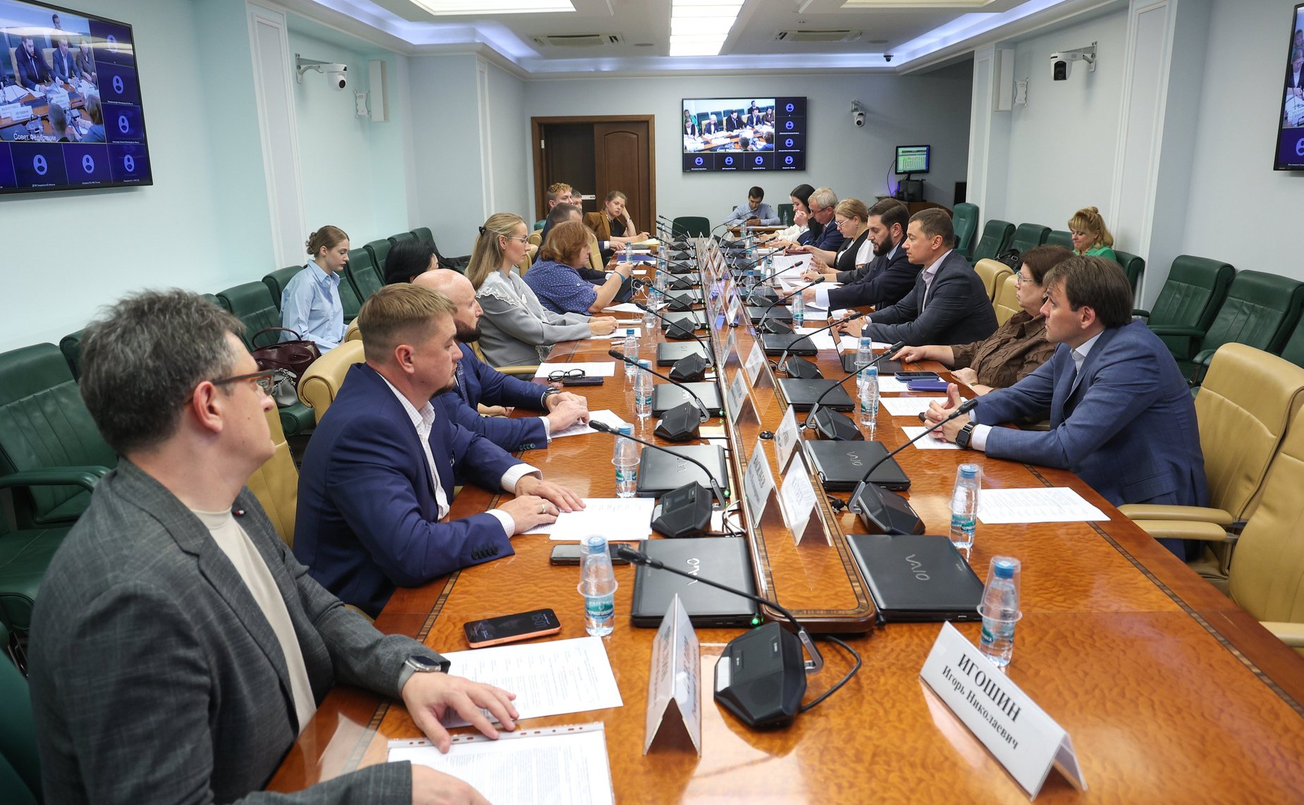 Совещание Комитета по экономической политике «Борьба с теневой занятостью: проблемы недостаточного налогового покрытия и защиты прав исполнителей»