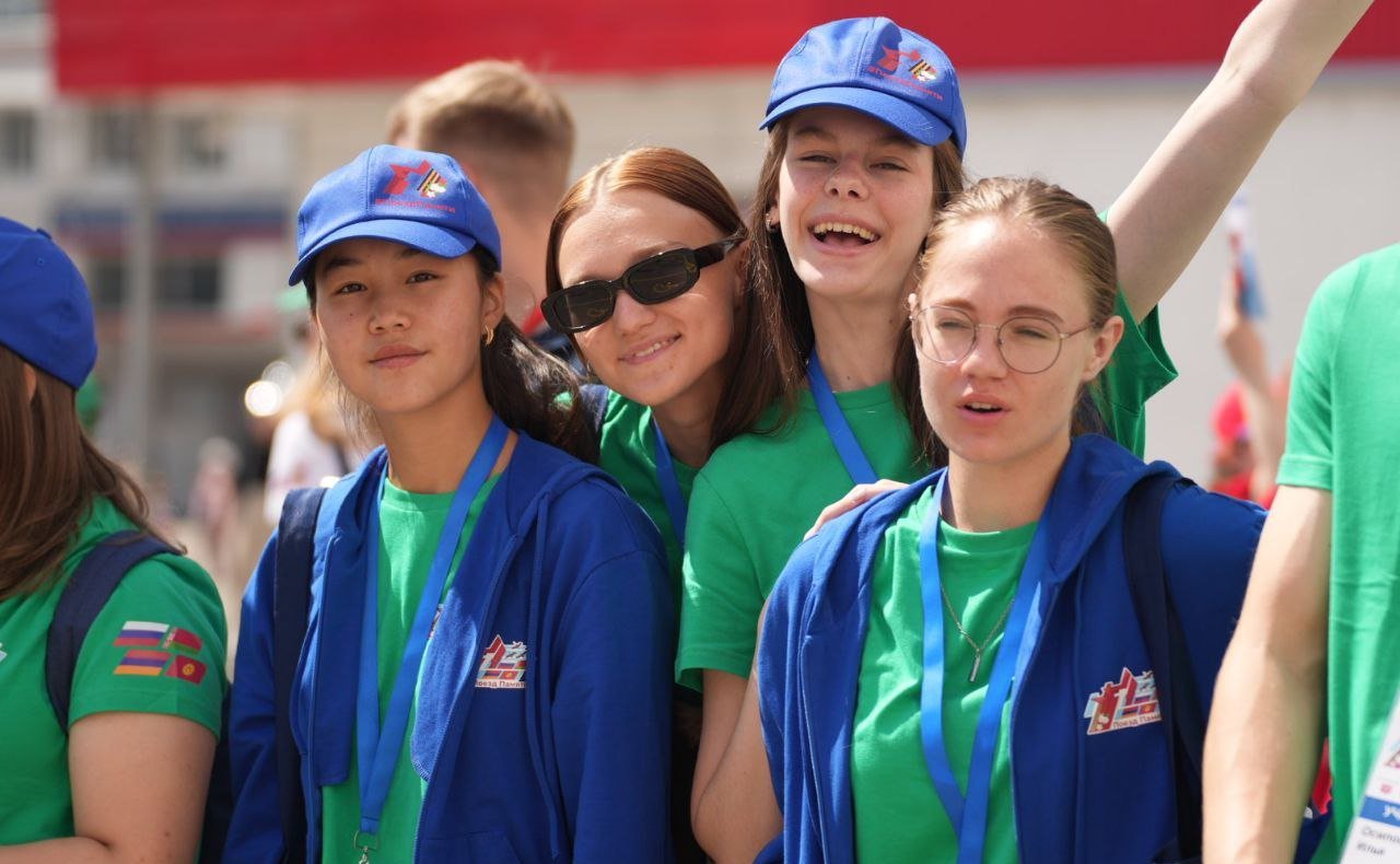 Сенаторы РФ Александр Вайнберг и Елена Писарева встретились с участниками «Поезда Памяти» в Нижнем Новгороде