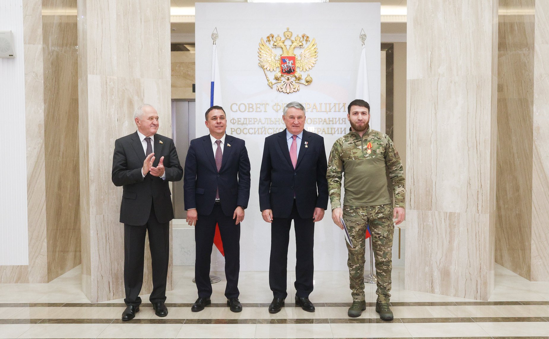 Торжественное награждение военнослужащих в рамках проведения открытия патриотической выставки фотографий военнослужащих Отдельной диверсионной штурмовой бригады «Ветераны»