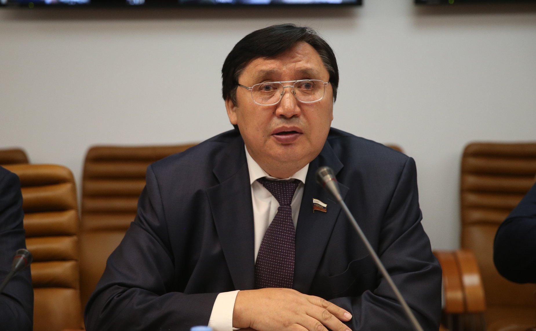 Александр Акимов