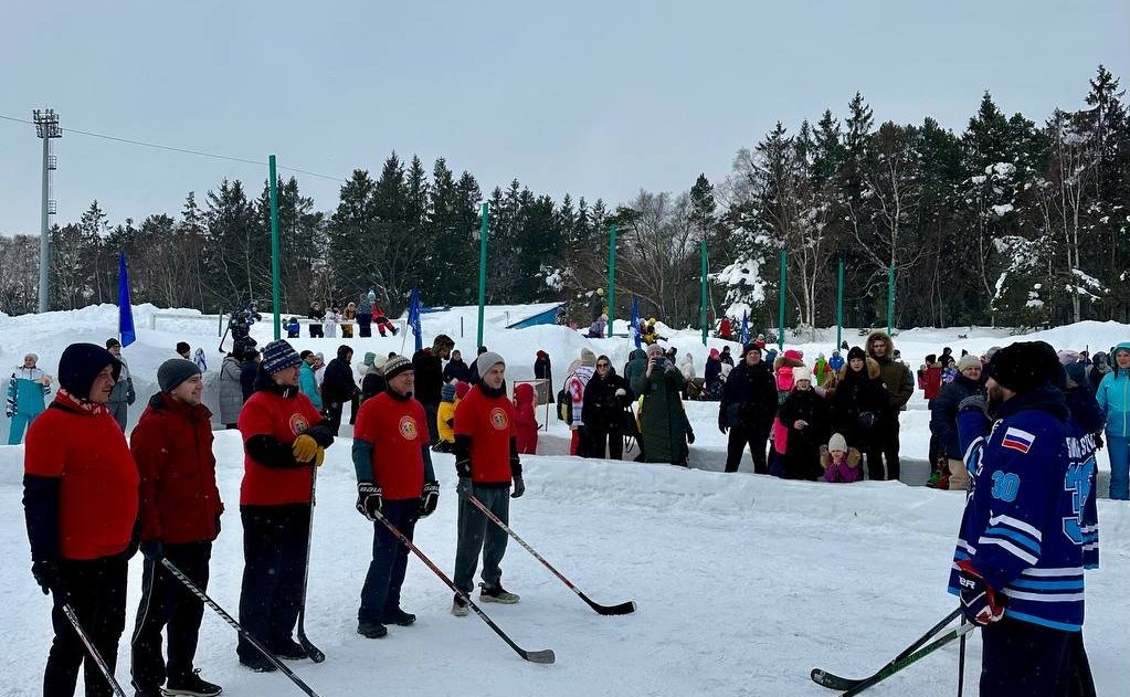 Андрей Хапочкин открыл соревнования «Хоккей в валенках»