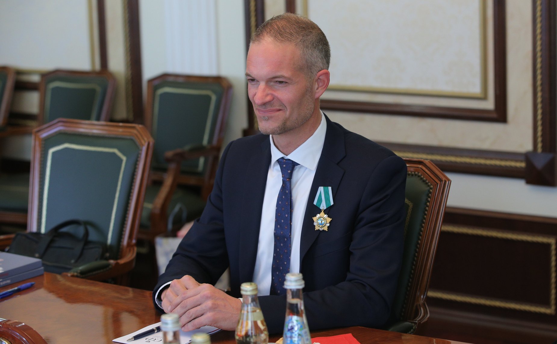 Встреча первого заместителя председателя Комитета СФ по международным делам Владимира Джабарова с председателем правления общественной организации «Народная дипломатия — Норвегия» Х. Вебером