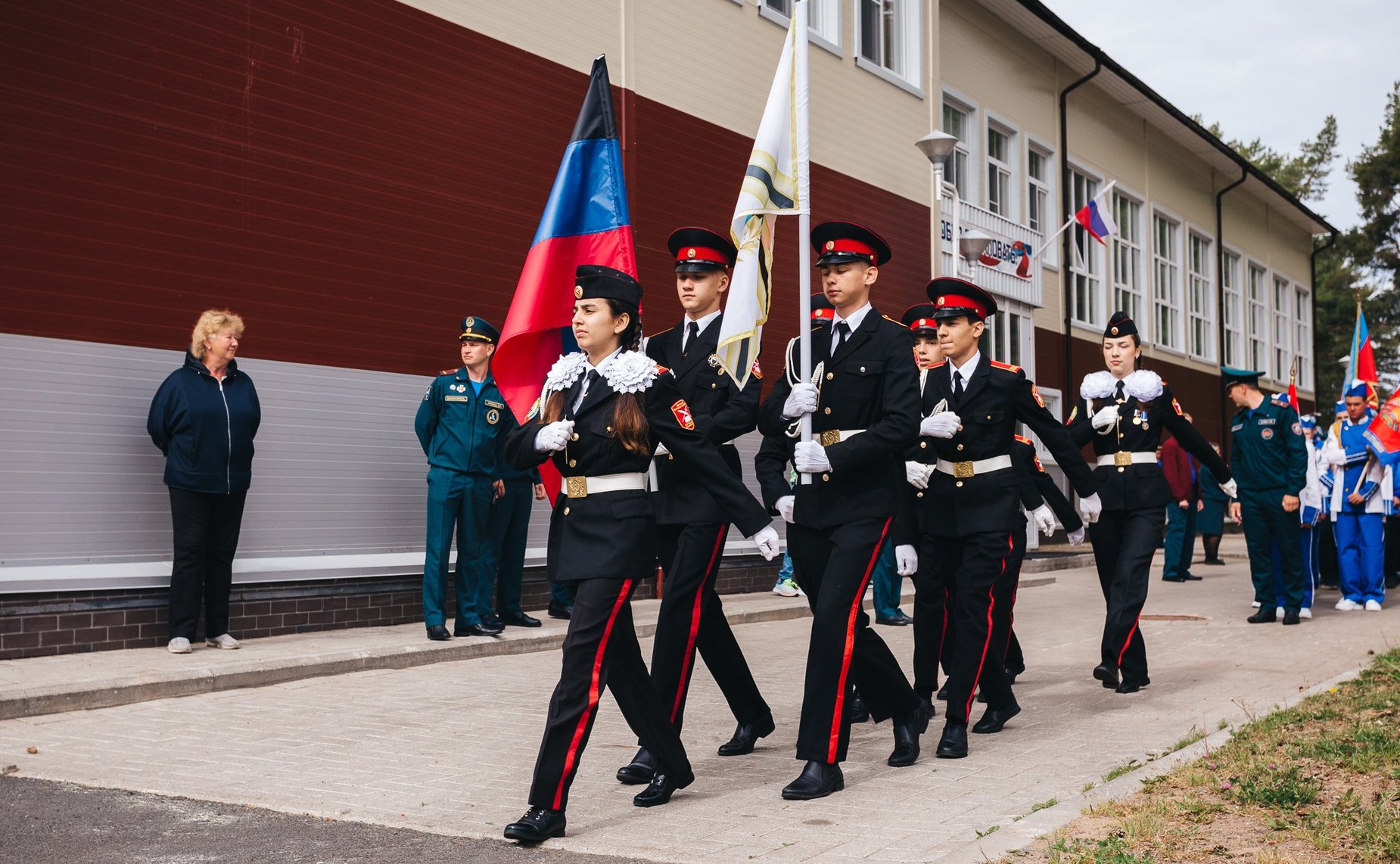 В Вологодской области на базе Образовательного центра – кадетской школы «Корабелы Прионежья» торжественно открылась каникулярная профориентационная школа «За безопасность!»