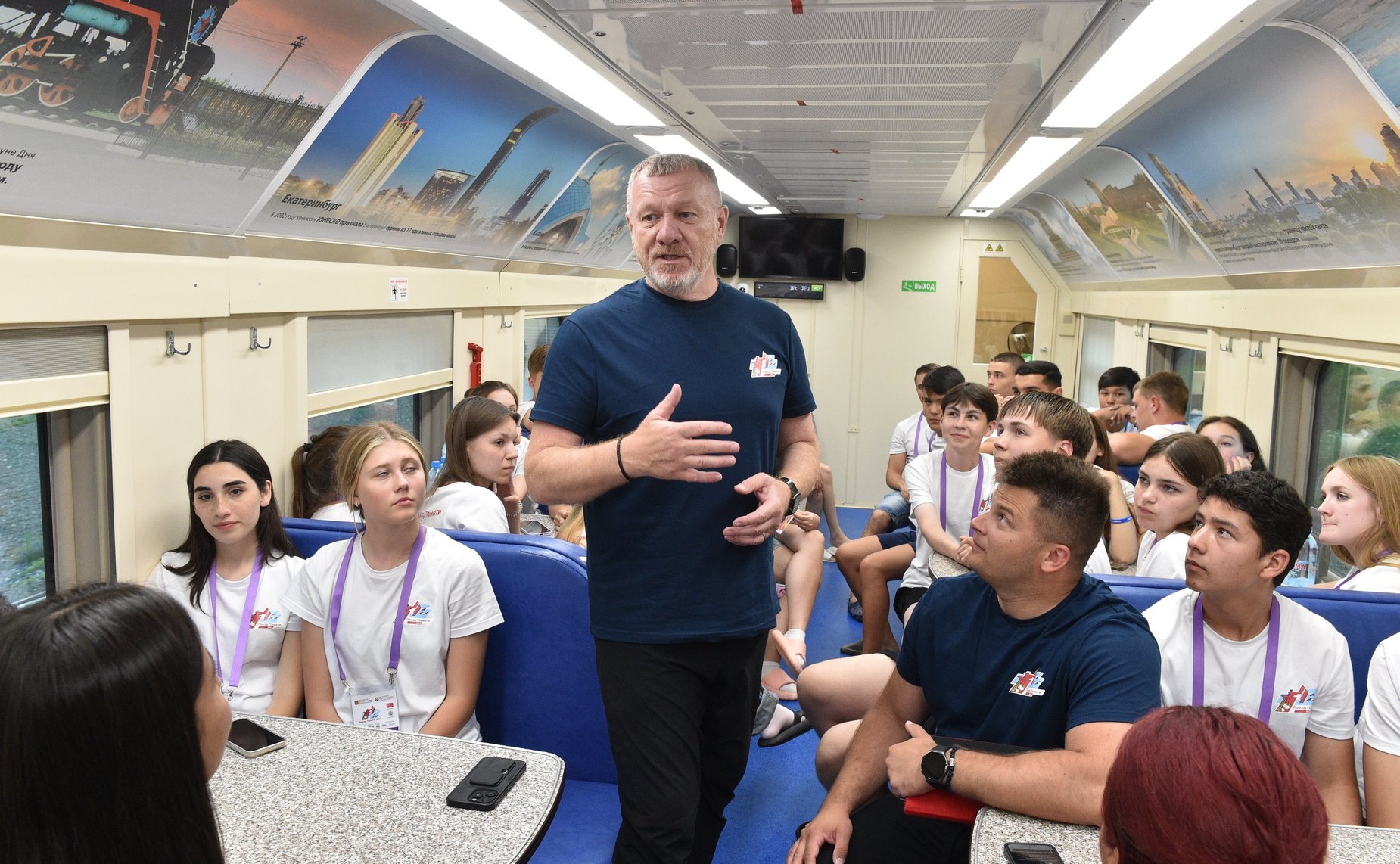 Пассажиры «Поезда Памяти» посетили Мемориальный комплекс «Героям Сталинградской битвы» на Мамаевом кургане