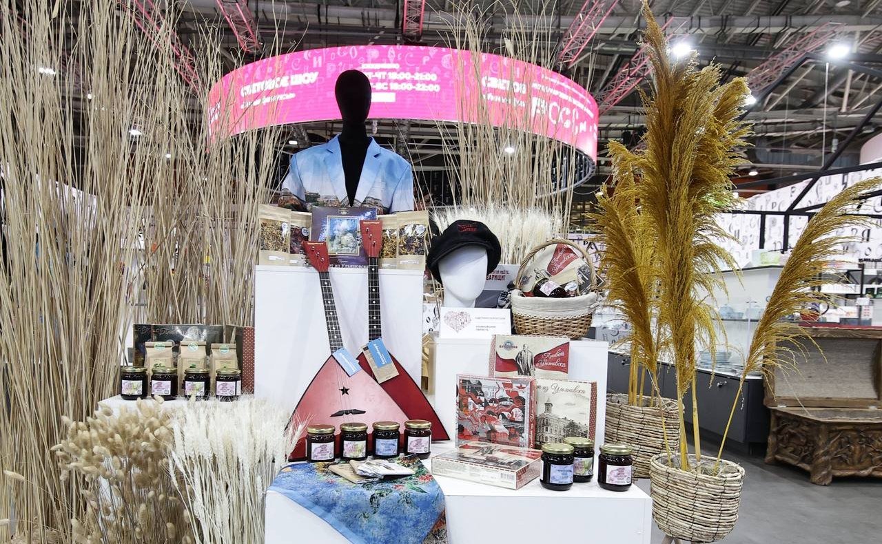 Айрат Гибатдинов и Сергей Рябухин приняли участие в открытии экспозиции Ульяновской области в рамках выставки-форума «Россия» на ВДНХ