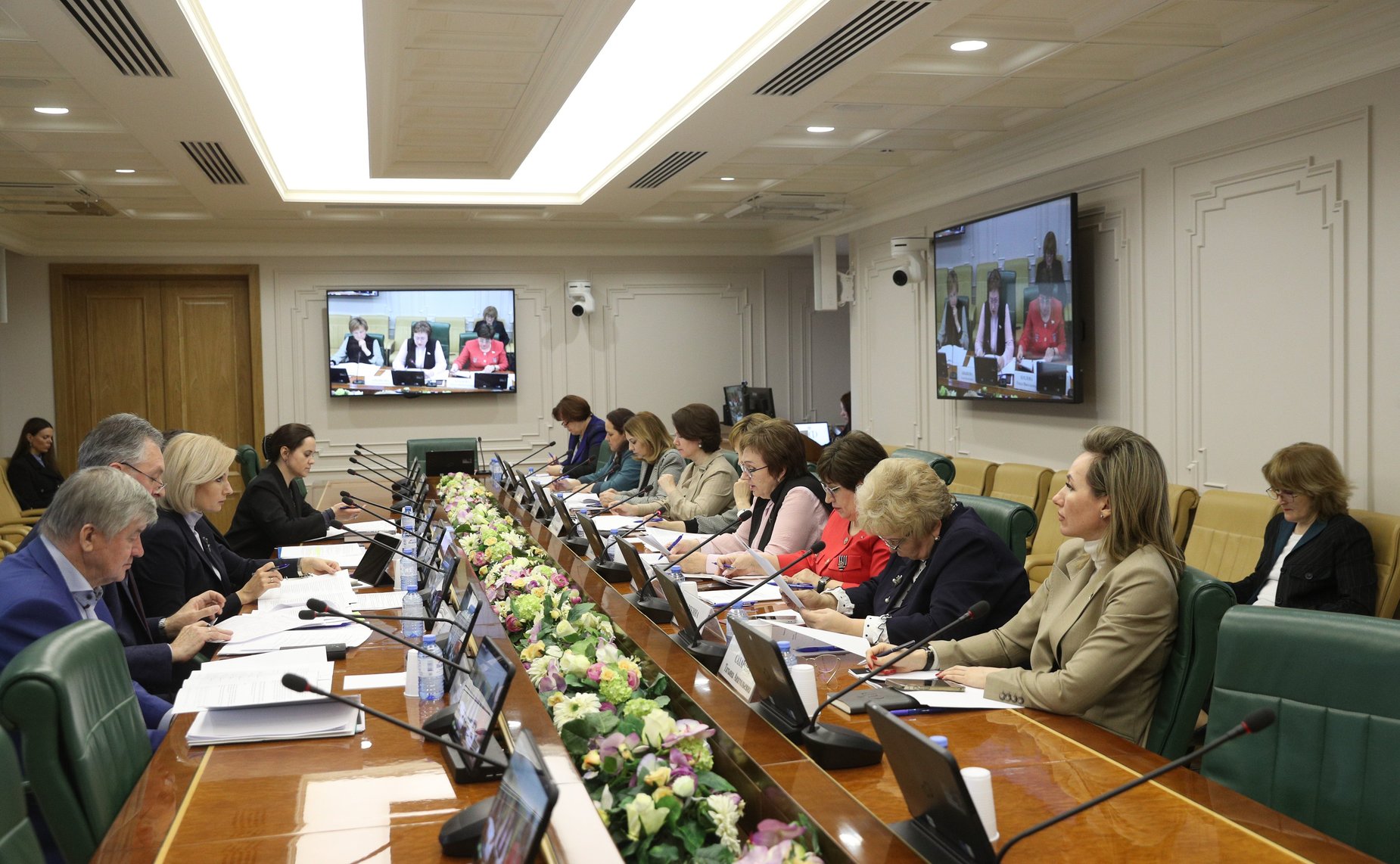 Совещание Комитета СФ по социальной политике