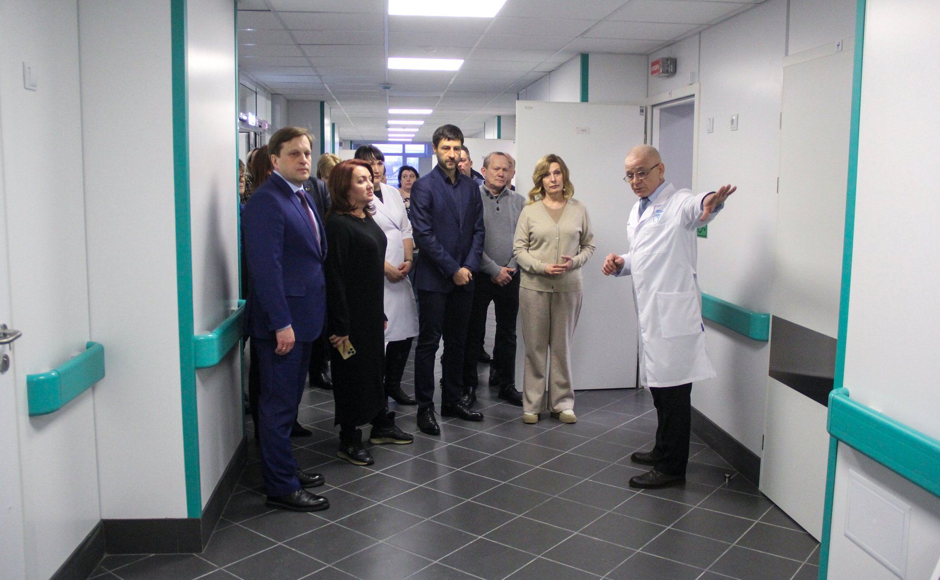 Рабочий визит заместителя Председателя Совета Федерации Инны Святенко в Алтайский край. Cенаторы посетили Смоленскую центральную районную больницы