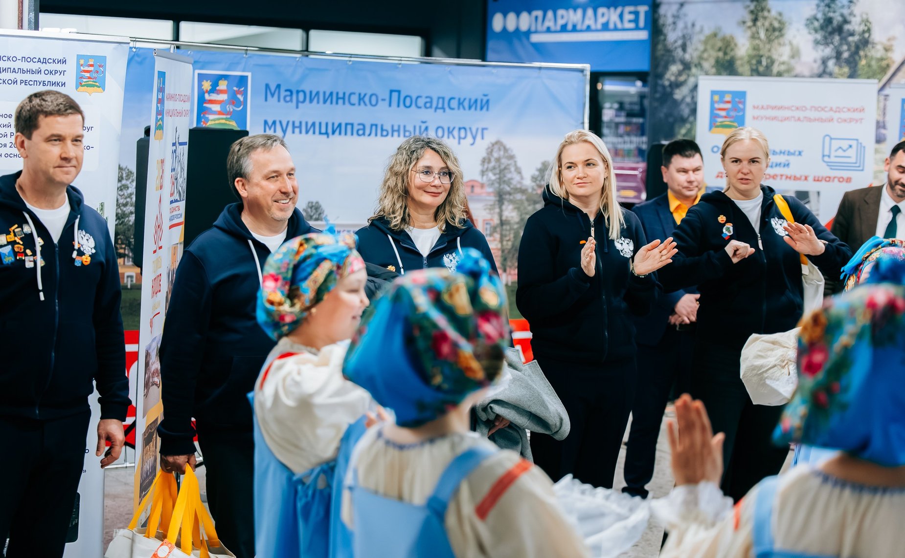 Сенаторы посетили агромаркет «Пехет»