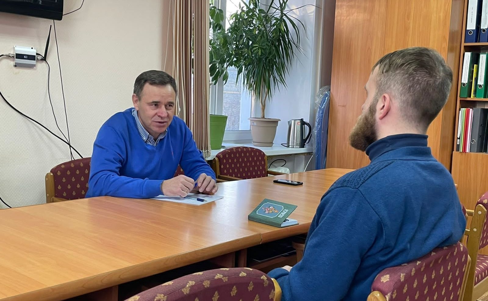 Виктор Новожилов встретился с председателем Совета депутатов Вельска Дмитрием Истоминым