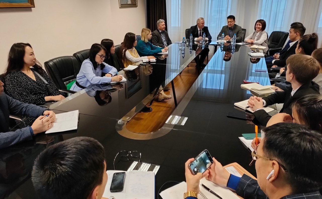 Вячеслав Наговицын в Бурятском госуниверситете обсудил роль вуза в импортозамещении