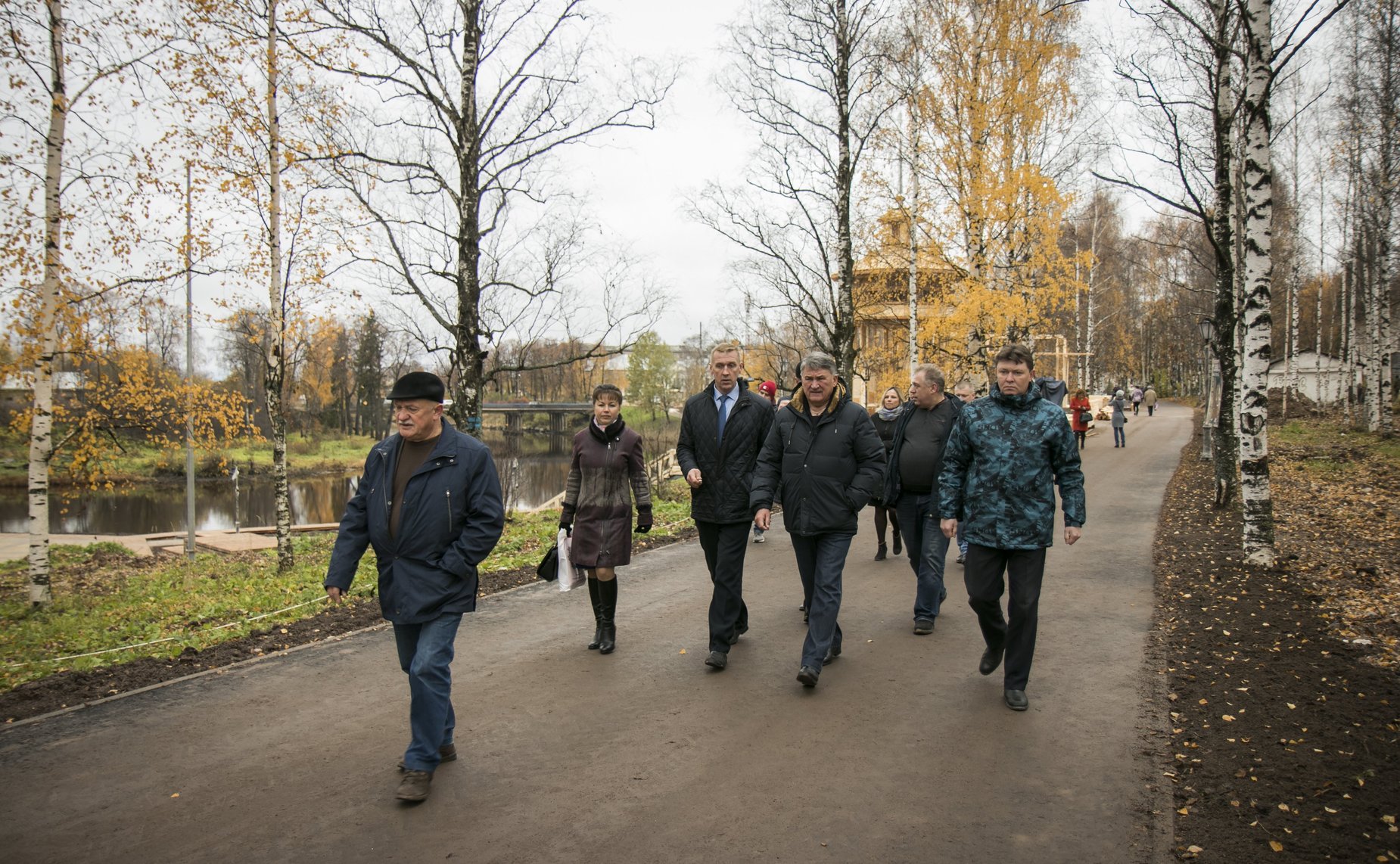 Ю. Воробьев проинспектировал ход работ по строительству набережной Вытегры