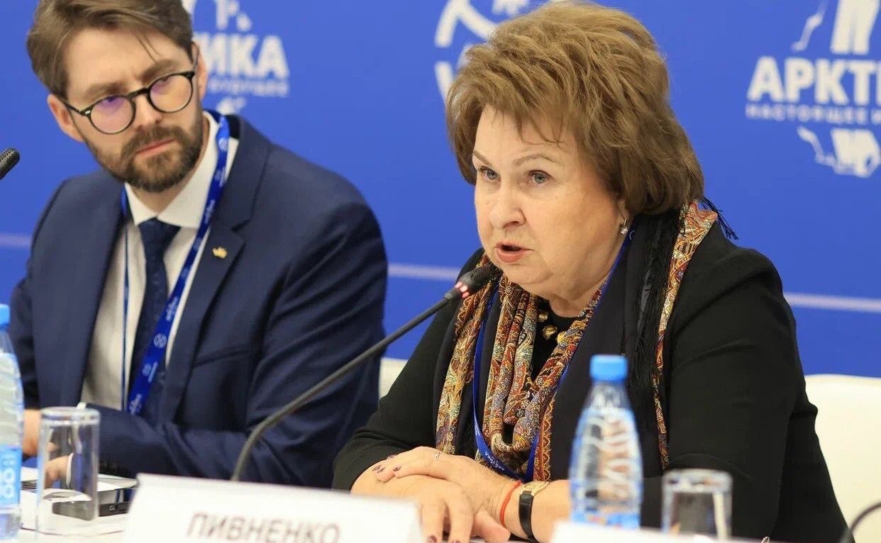 Андрей Хапочкин провел заседание сессии «Homo Arcticus: социальная и демографическая политика в АЗРФ в рамках международного форума «Арктика: настоящее и будущее»