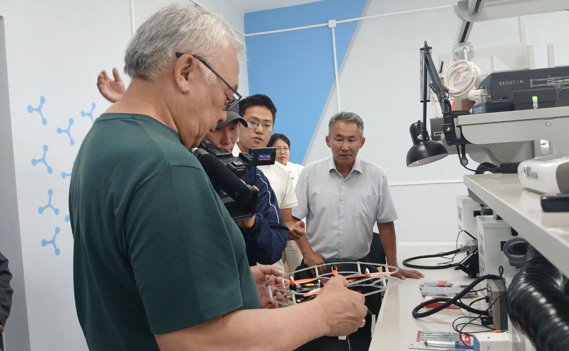 Баир Жамсуев проинспектировал ход строительства и реконструкции объектов инфраструктуры в Могойтуйском районе