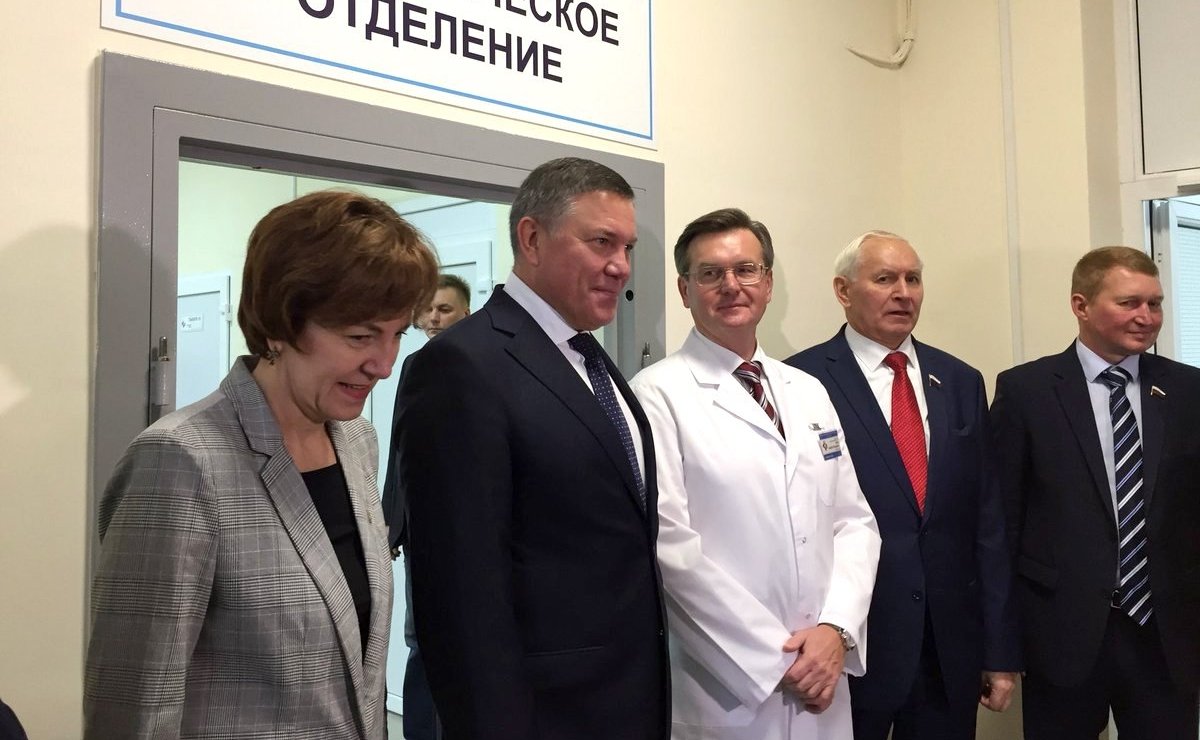 Николай Тихомиров принял участие в открытии нового филиала городского многофункционального центра в Зашекснинском районе