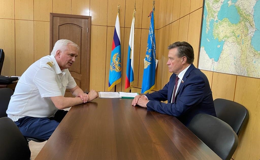 Сергей Рябухин в ходе своей поездки в регион принял участие в заседании областного парламента