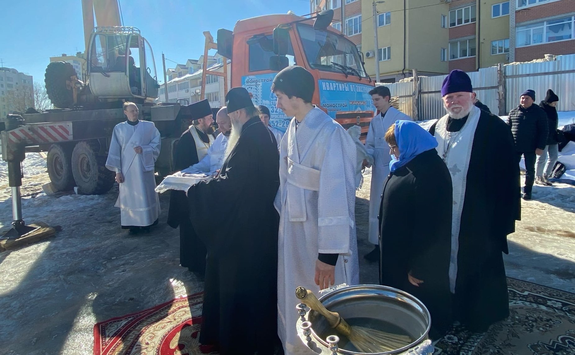 Ольга Хохлова приняла участие в чине освящения куполов для нового храма