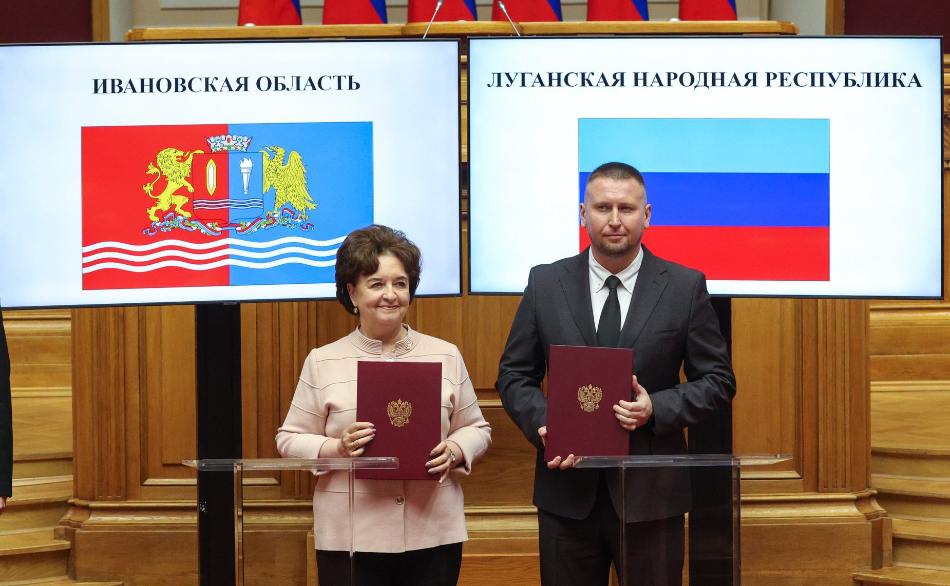 Церемония подписания соглашений о сотрудничестве между законодательными органами субъектов Российской Федерации