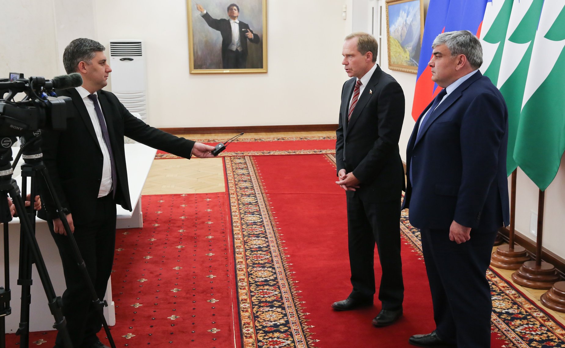 Пресс-подход председателя Комитета СФ по экономической политике Андрея Кутепова и Главы Кабардино-Балкарской Республики Казбека Кокова
