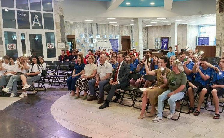 Сергей Рябухин пообщался с учащимися из Луганской Народной Республики, которые приехали в город в рамках образовательного проекта «Университетские смены» в Ульяновском государственном техническом университете