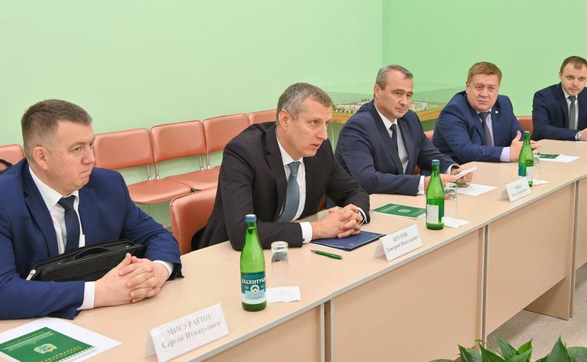 В День знаний Анатолий Артамонов поздравил школьников и студентов Калужской области