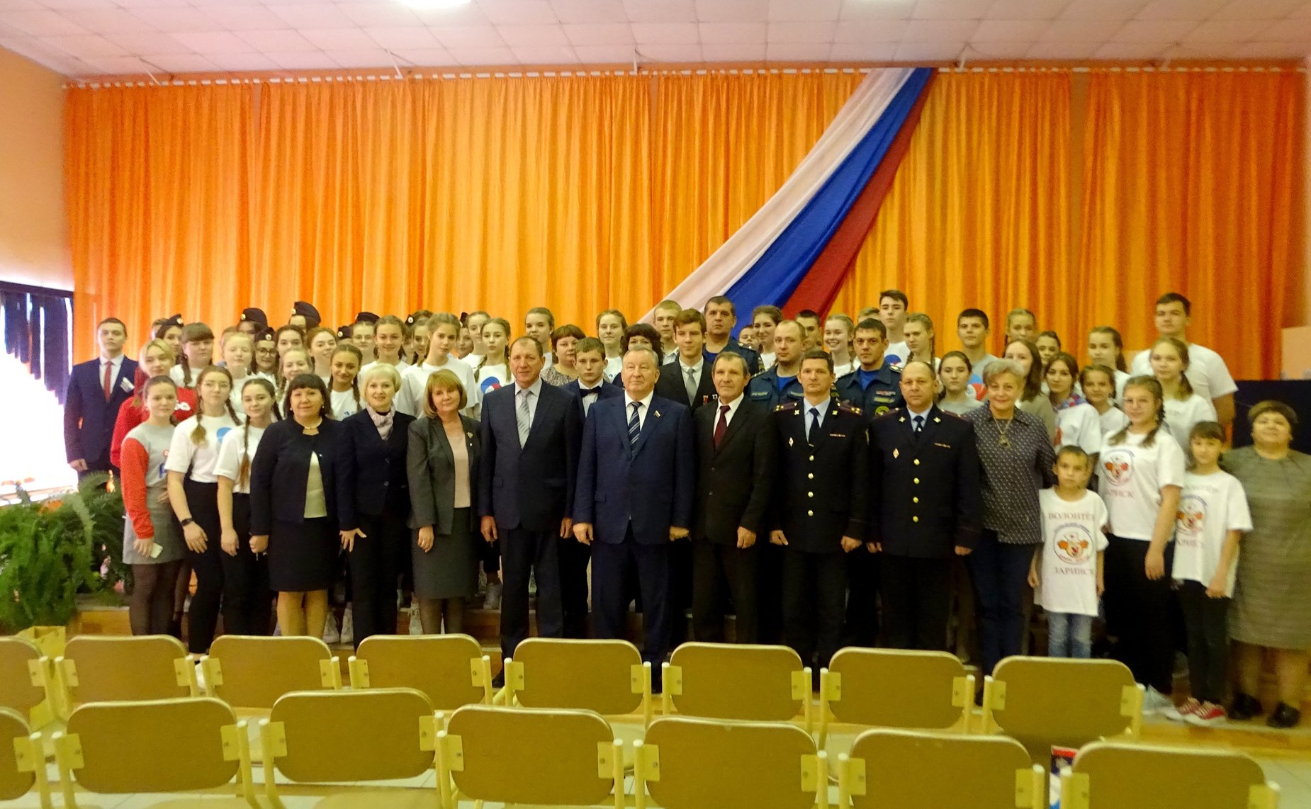 Александр Карлин вручил награды детям-героям за проявленную отвагу, мужество и самоотверженность в экстремальных ситуациях