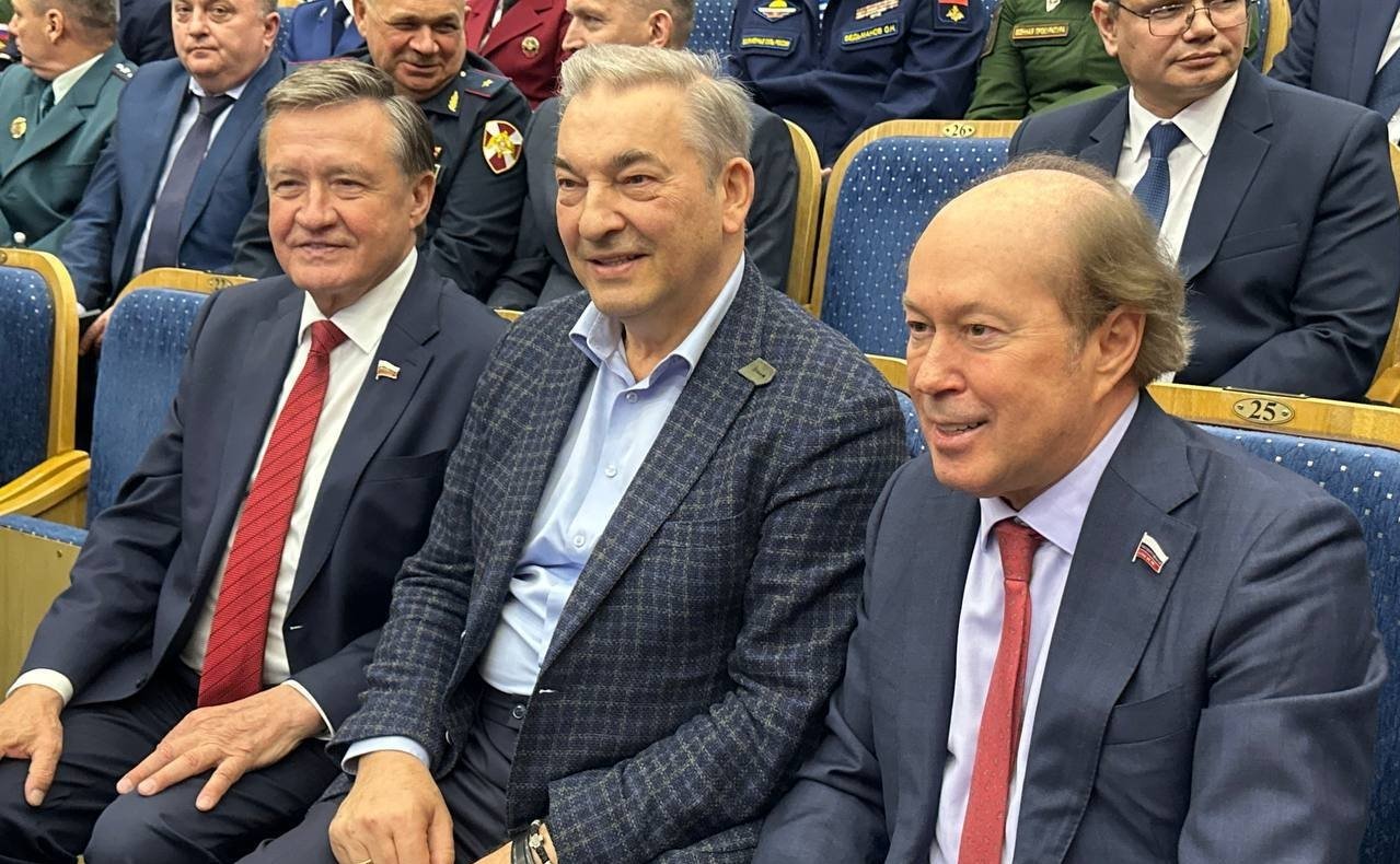 Сергей Рябухин в ходе рабочей поездки в регион принял участие в заслушивании отчета губернатора Алексея Русских в Законодательном Собрании о результатах деятельности правительства области за 2024 год