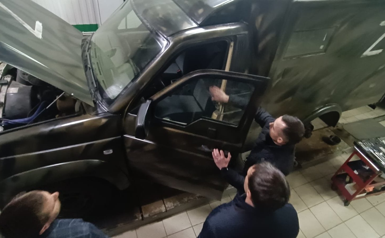 Эдуард Исаков привез в Луганскую и Донецкую народные республики гуманитарную помощь