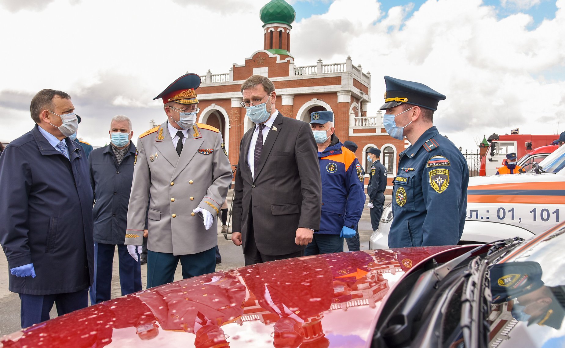 Константин Косачев и Сергей Мартынов совместно с главой региона Александром Евстифеевым приняли участие в церемонии открытия памятника «Пожарным и спасателям – героям мирного времени»