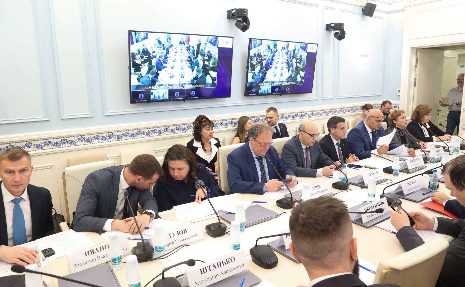 Круглый стол Комитета Совета Федерации по конституционному законодательству и государственному строительству «Адвокатура как платформа для профессионализации судебного представительства»