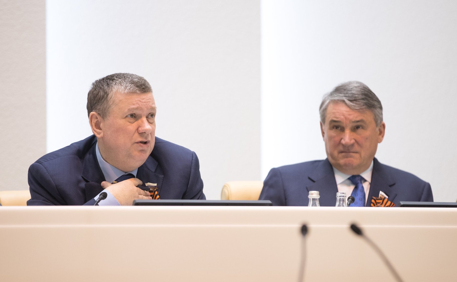 Е. Бушмин и Ю. Воробьев