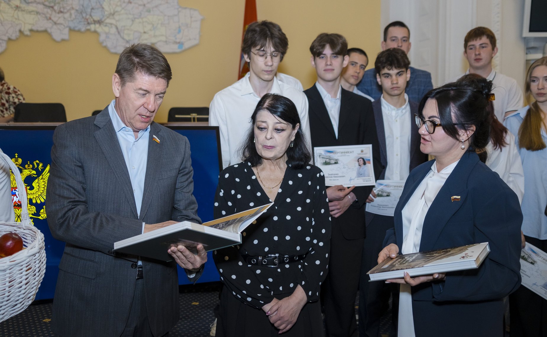 Андрей Шевченко в ходе рабочей поездки в регион присоединился к «парламентскому уроку» для учеников 10 класса школы № 78 города Оренбурга