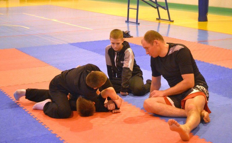 Дмитрий Перминов провел в Омской области мастер-класс по грэпплингу