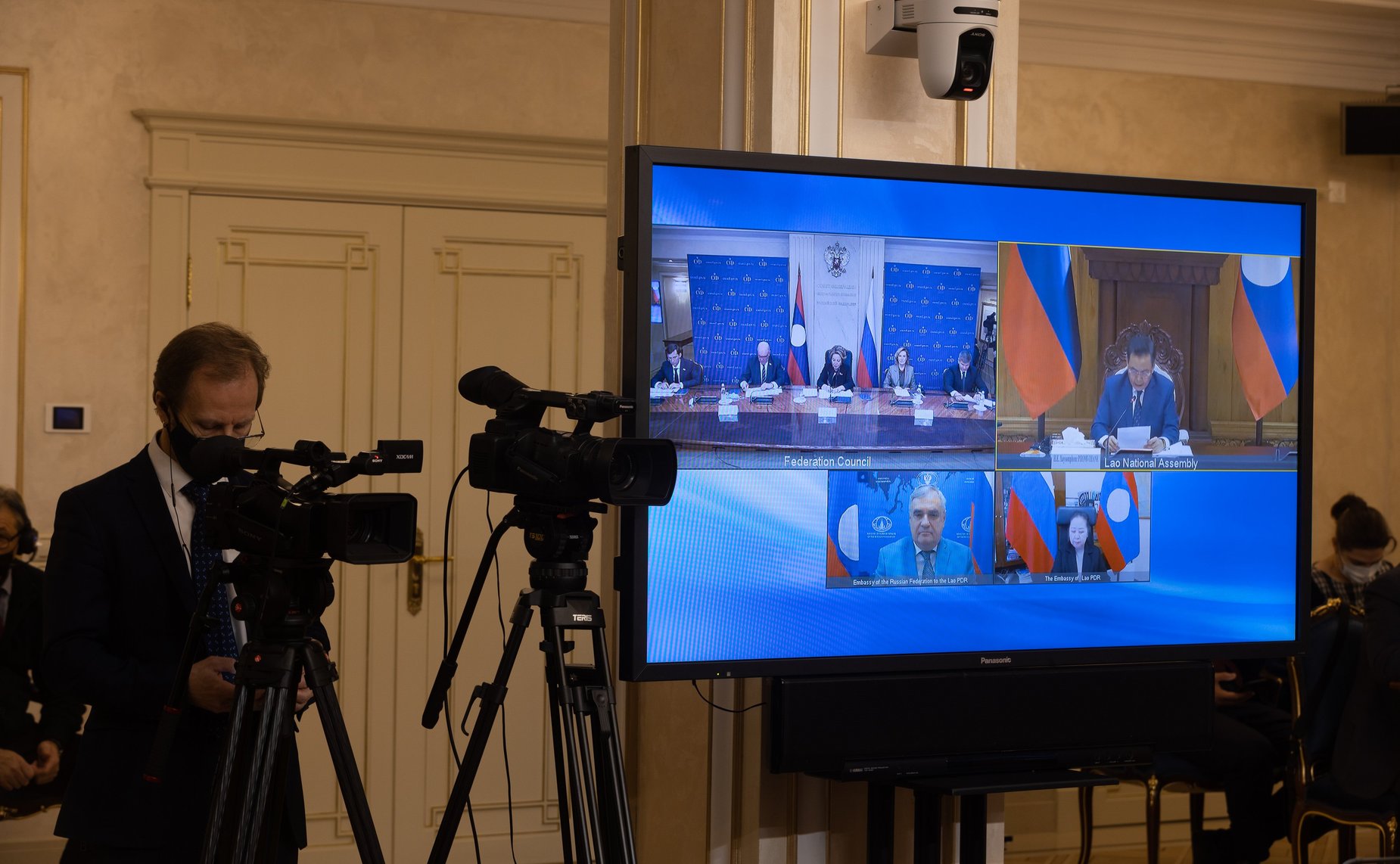 Председатель Совета Федерации Валентина Матвиенко провела встречу с Председателем Национального Собрания Лаосской Народно-Демократической Республики Сайсомпхоном Фомвиханом