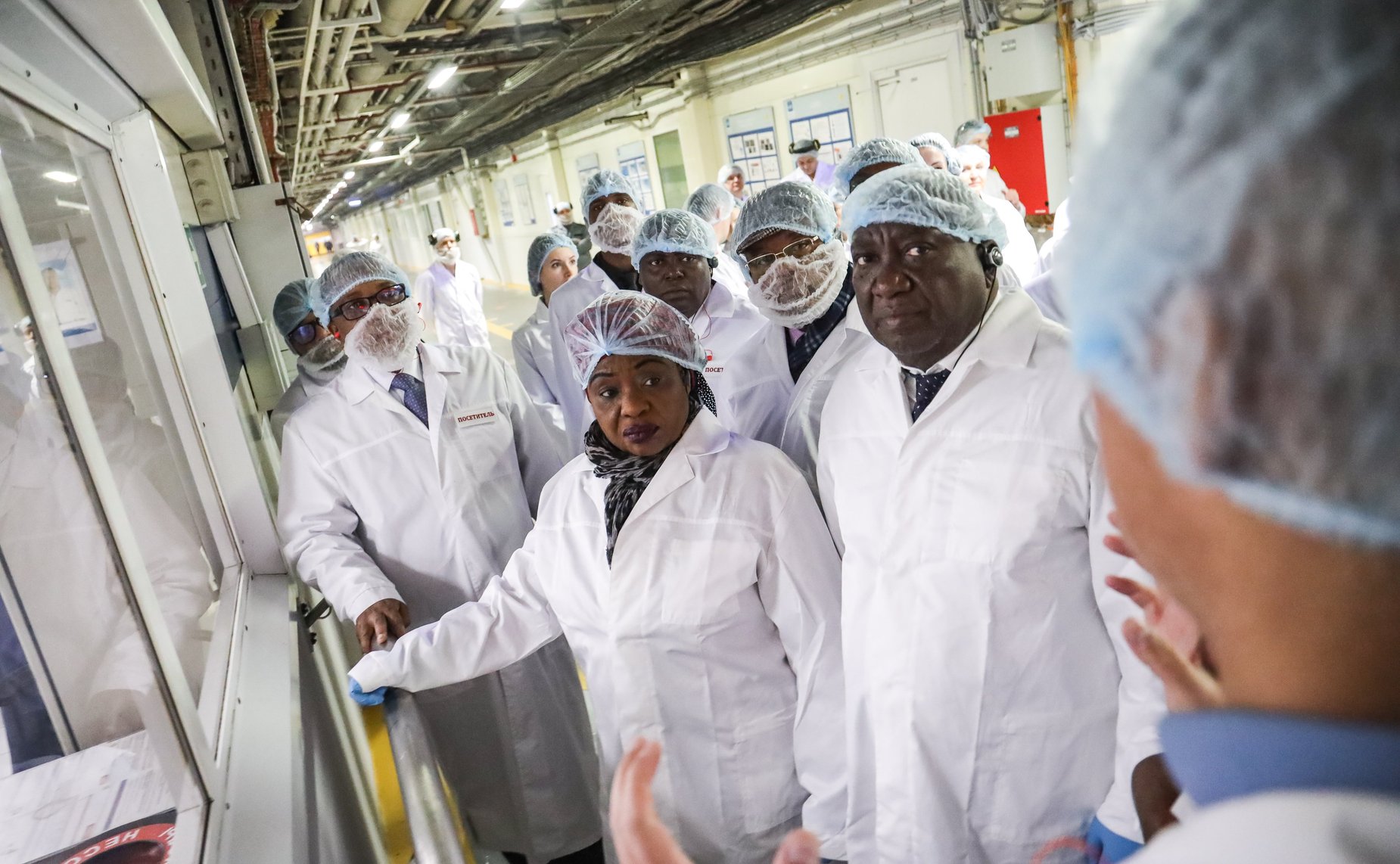 Делегация Республики Мозамбик во главе с Председателем Ассамблеи Маргаридой Адамужи Талапой посетила молочный комбинат «Чеховский» в Московской области