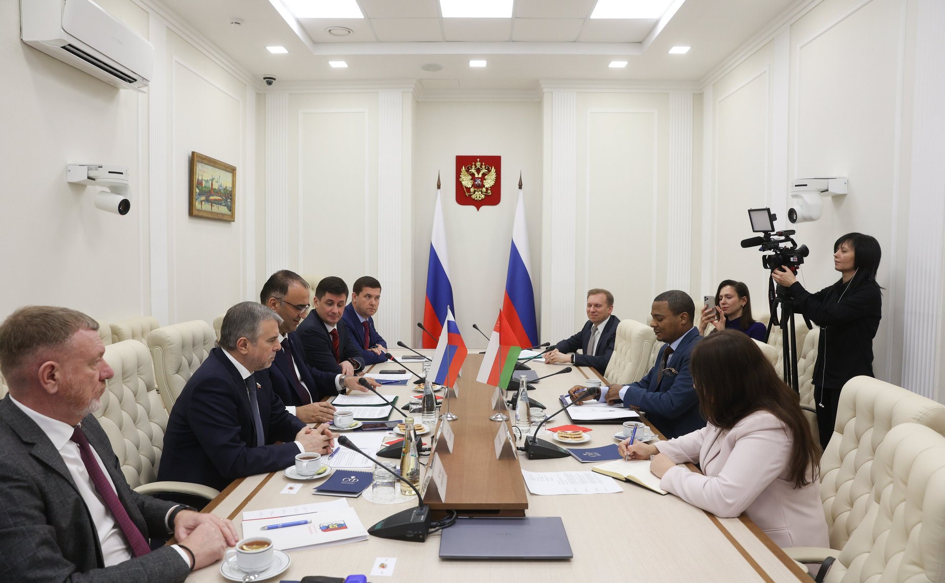 Встреча руководителя группы по сотрудничеству СФ с Государственным советом Султаната Оман, заместителя председателя Комитета СФ по социальной политике Мохмада Ахмадова с Чрезвычайным и Полномочным Послом Султаната Оман в РФ