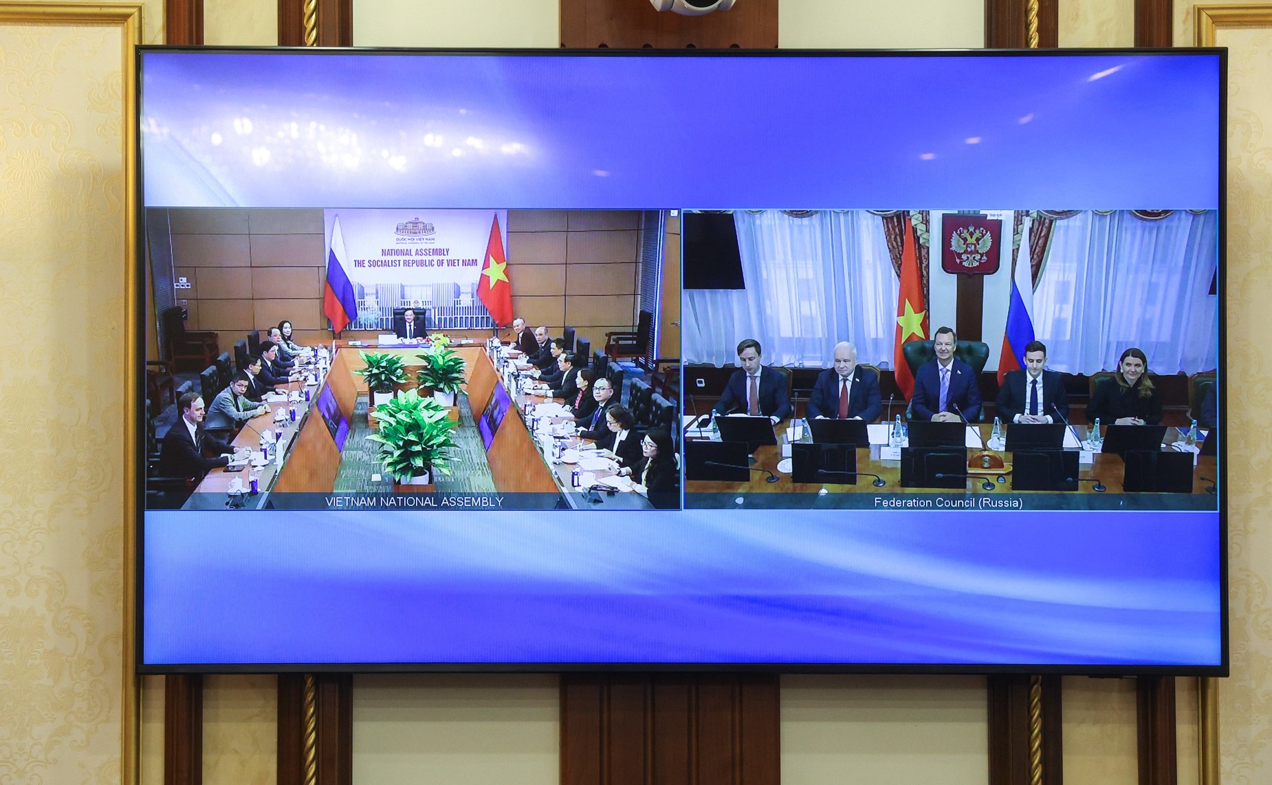 Встреча первого заместителя Председателя Совета Федерации Андрея Яцкина с заместителем Председателя Национального собрания Социалистической Республики Вьетнам Нгуен Кхак Динем в формате совместного заседания групп по сотрудничеству