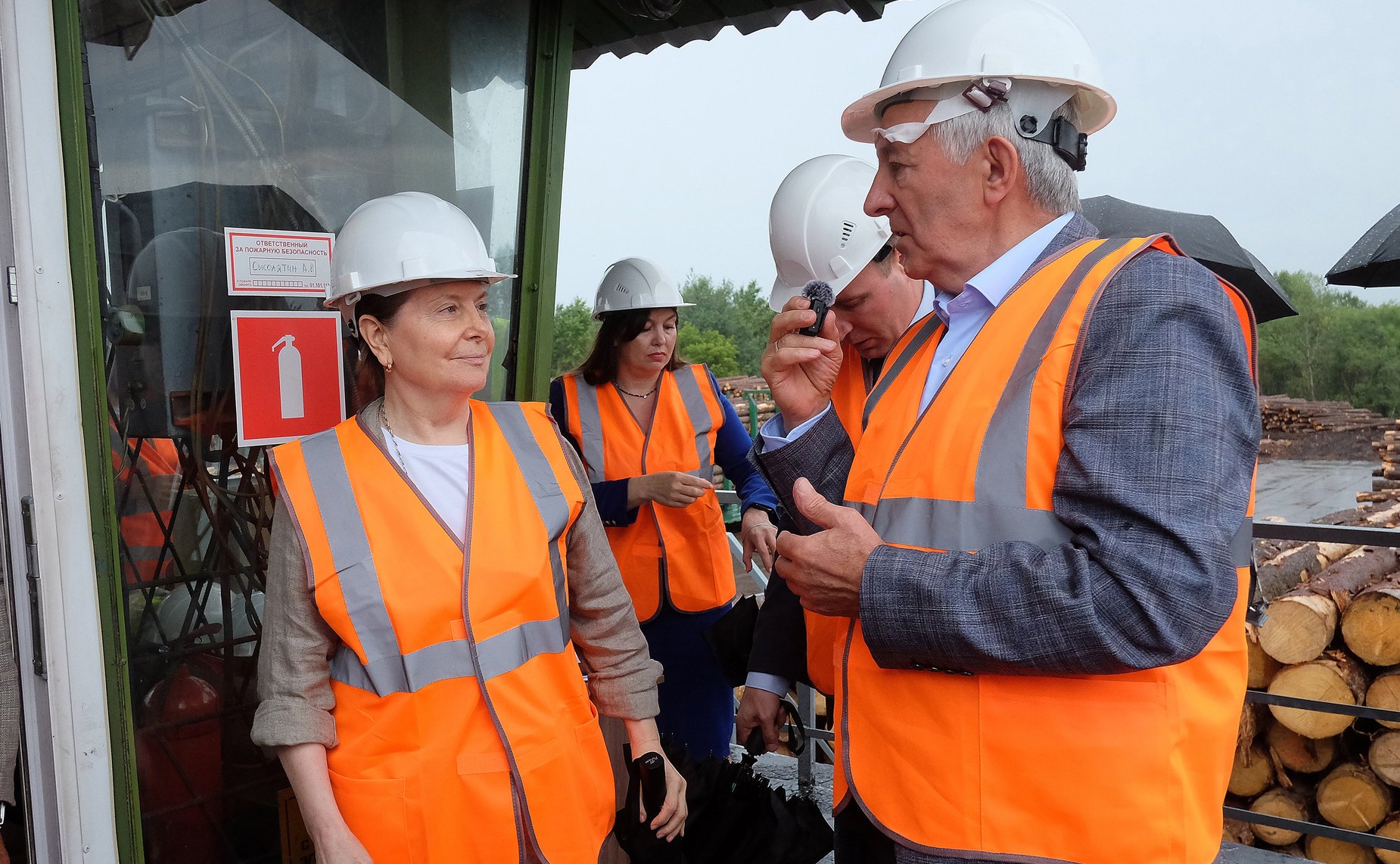 Сенаторы посетили деревоперерабатывающие предприятия в Кировской области