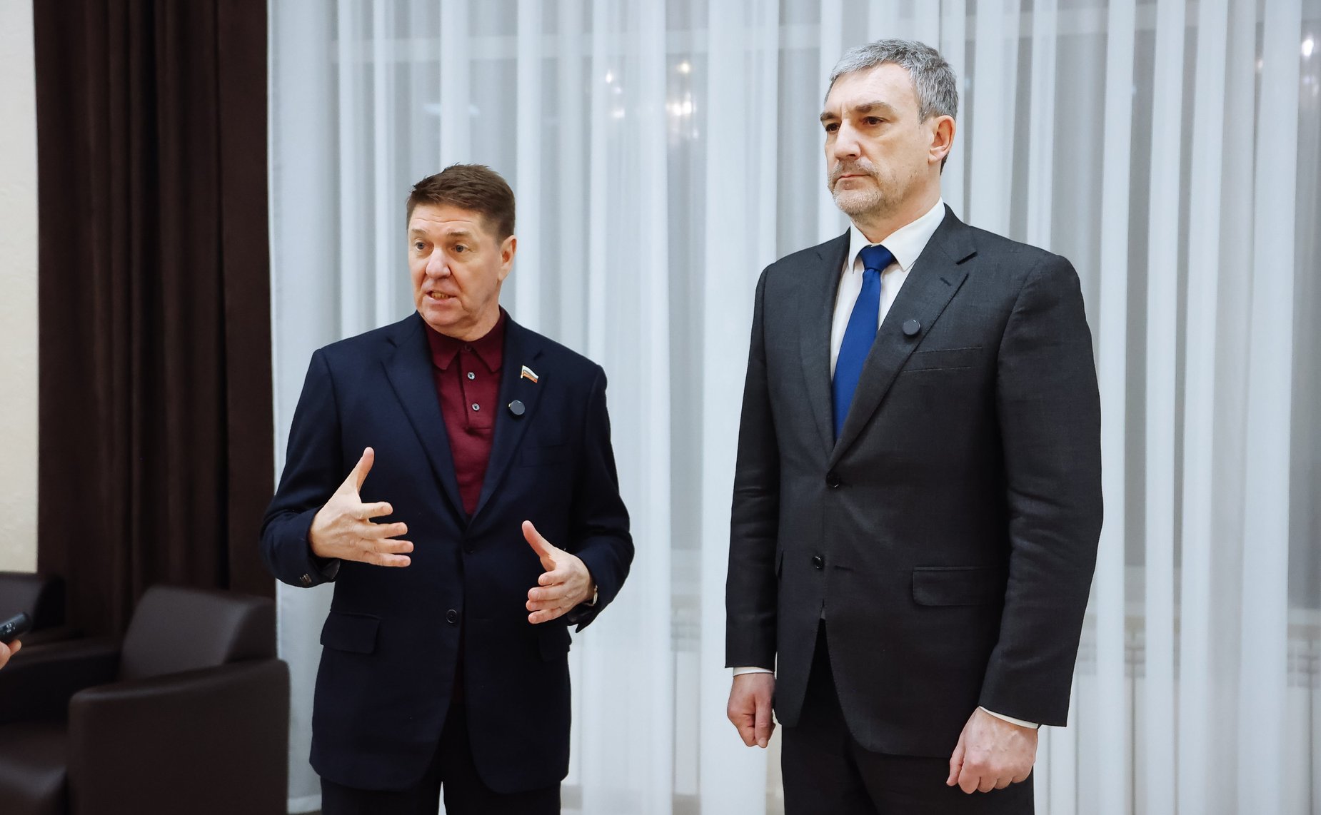 Пресс-подход председателя Комитета СФ по федеративному устройству, региональной политике, местному самоуправлению и делам Севера Андрея Шевченко и губернатора Амурской области Василия Орлова