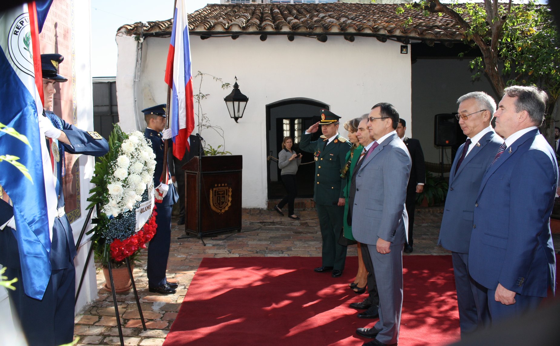 Посещение национального «Дома независимости». Возложение венков в память основоположников парагвайской государственности