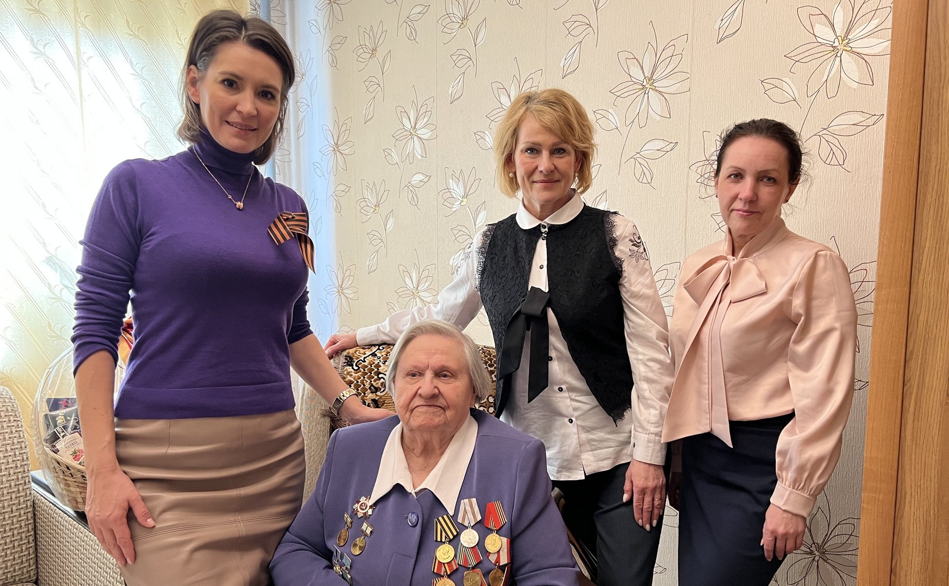 Маргарита Павлова в канун 77-й годовщины празднования Победы в Великой Отечественной войне посетила ветерана ВОВ Нину Гавриловну Чарнецкую