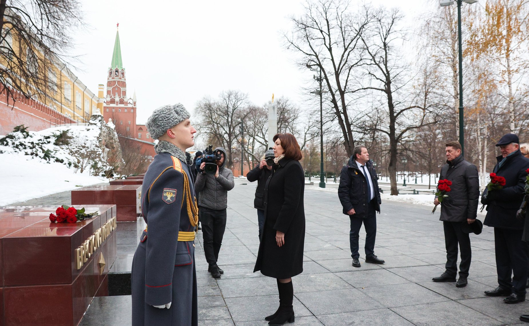 Возложение венка к могиле Неизвестного солдата у Кремлевской стены, памятникам знакам «Город-герой Минск», и «Брестская Крепость-герой»