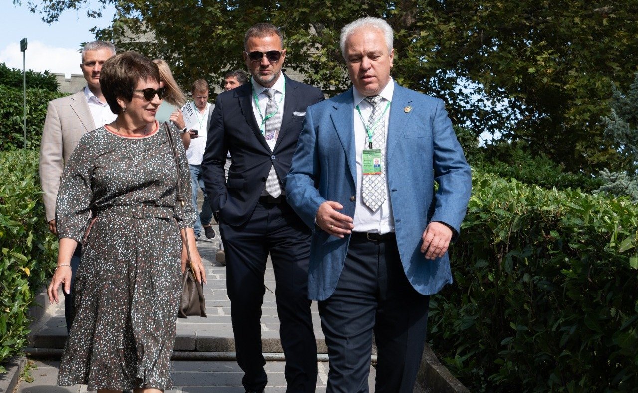 Екатерина Алтабаева приняла участие в открытии выставки «Малевич VS Филонов. Диалог двух школ» в Воронцовском дворце в Алупке