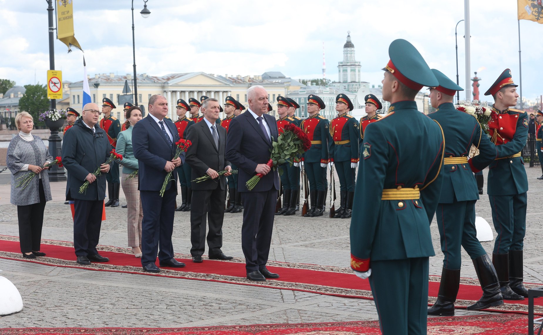 Валентина Матвиенко приняла участие в торжественных мероприятиях в честь 320-летия Санкт-Петербурга