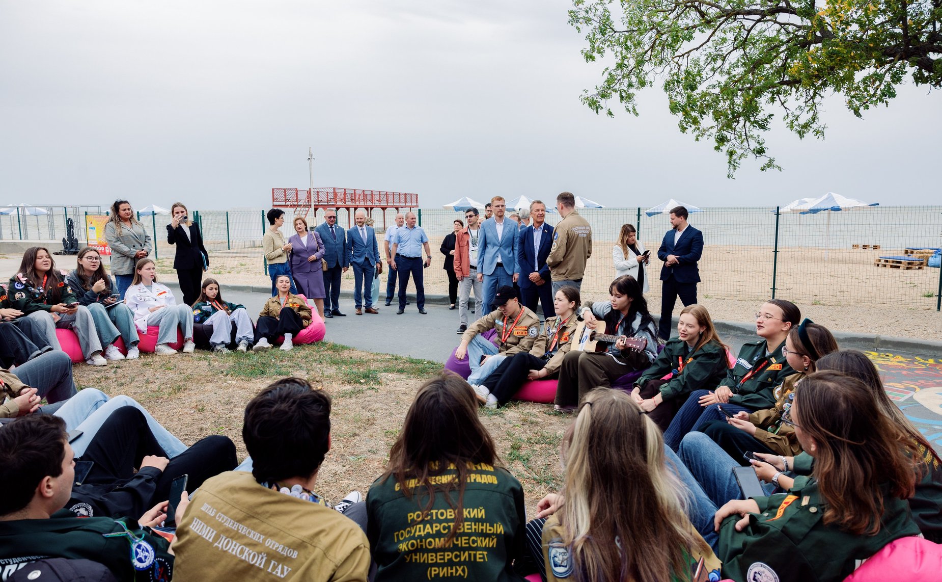 В ходе региональной поездки первый заместитель Председателя СФ Андрей Яцкин посетил ряд объектов и выступил на пленарной дискуссии Всероссийского молодежного образовательного форума «Ростов»