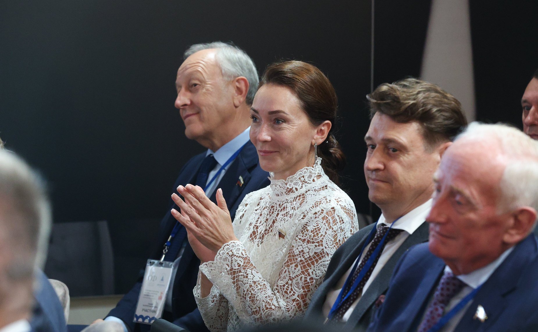 В рамках работы Х Парламентского форума «Историко-культурное наследие России» в Великом Новгороде Валентина Матвиенко посетила детскую общеобразовательную школу имени Г.Р. Державина и Дом музыки имени С.В. Рахманинова